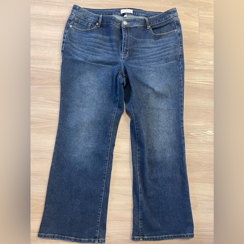 NWOT - Lane Bryant - Mid Rise Signature Fit Boot Jean - Size 22